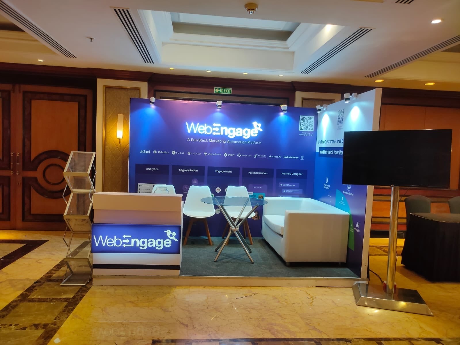 Nexon Paints — Product Display Stand